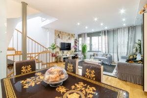 WhiteHomes_Democracia LOGO-14