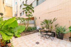 WhiteHomes_Democracia LOGO-24