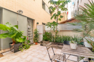 WhiteHomes_Democracia LOGO-25