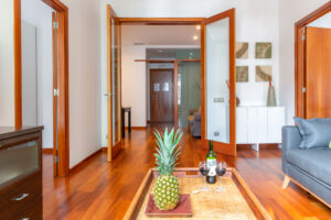 Unique Apartments_Laietana 13 4-2_2room_lowres-1