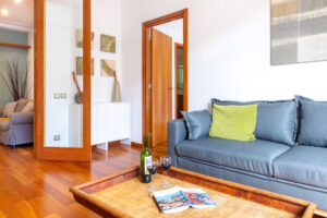 Unique Apartments_Laietana 13 4-2_2room_lowres-2